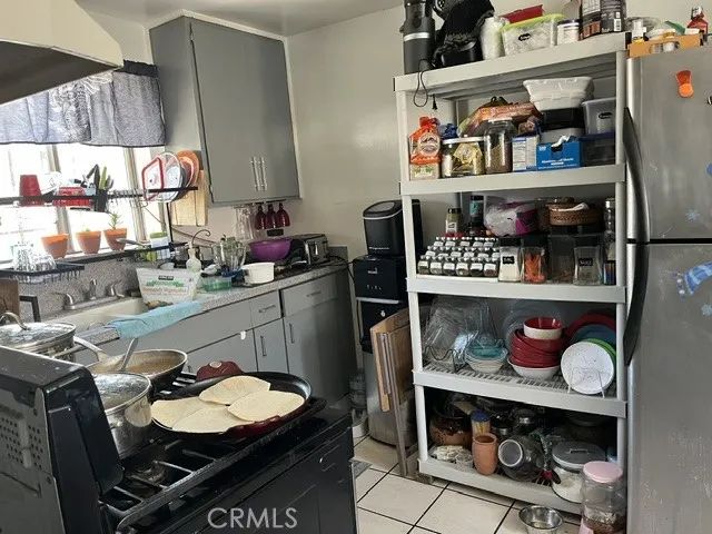 201 W Raymond Street, Compton, CA 90220