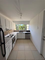 952 NE 199th Street 4K, Miami, FL 33179