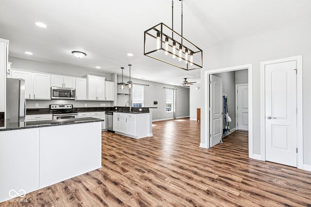 4034 Cairo Way, Avon, IN 46123