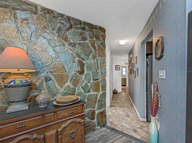 107 COUNTRY VILLAS DRIVE, Safety Harbor, FL 34695