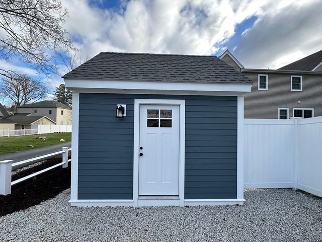 34 Pond, Needham, MA 02492