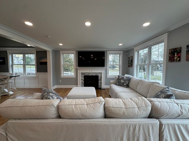 34 Pond, Needham, MA 02492