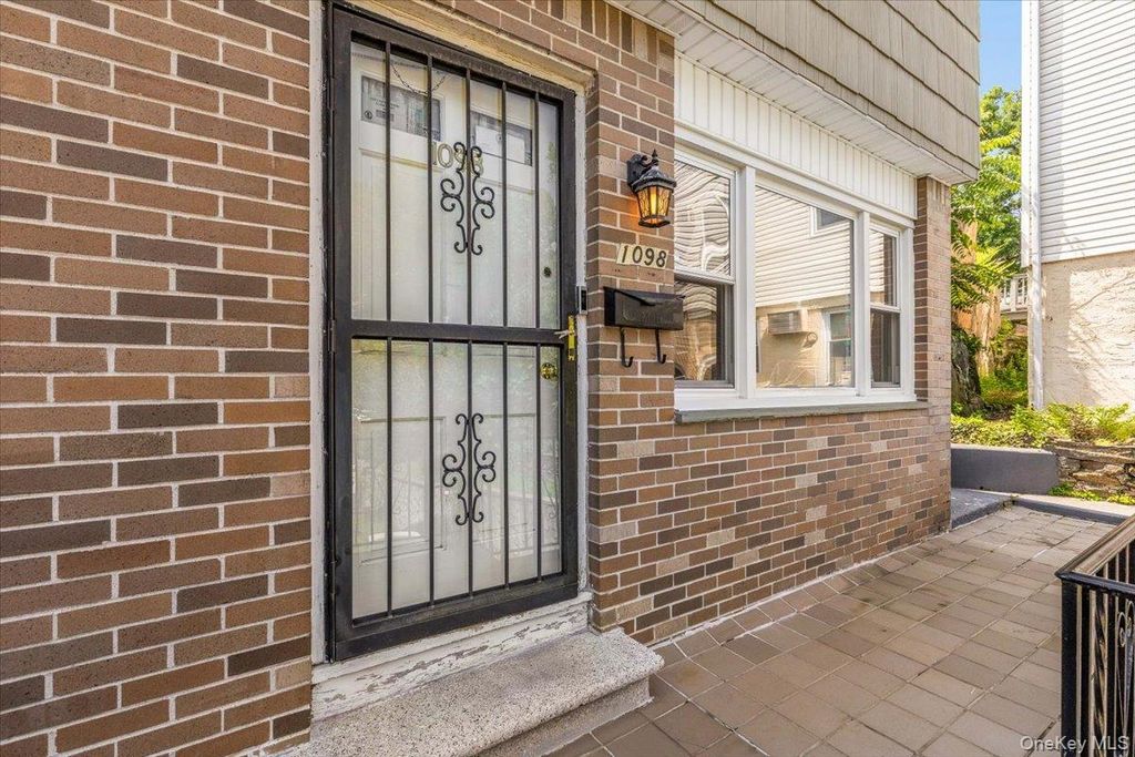 1098 Midland Avenue, Bronxville, NY 10708 — photo 3
