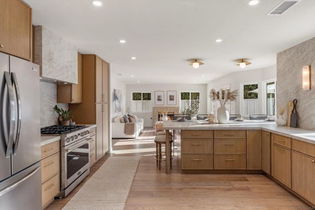 7033 El Fuerte St, Carlsbad, CA 92009