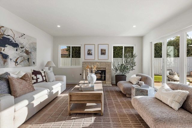 7033 El Fuerte St, Carlsbad, CA 92009