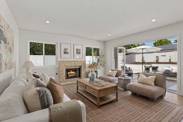 7033 El Fuerte St, Carlsbad, CA 92009