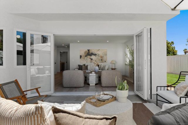 7033 El Fuerte St, Carlsbad, CA 92009
