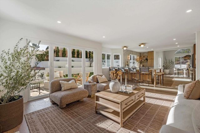 7033 El Fuerte St, Carlsbad, CA 92009