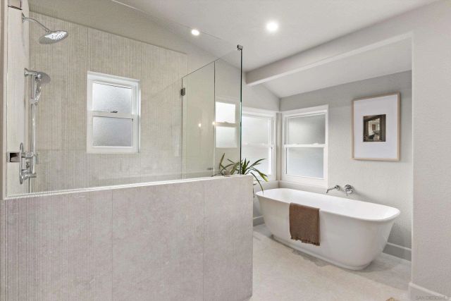 7033 El Fuerte St, Carlsbad, CA 92009