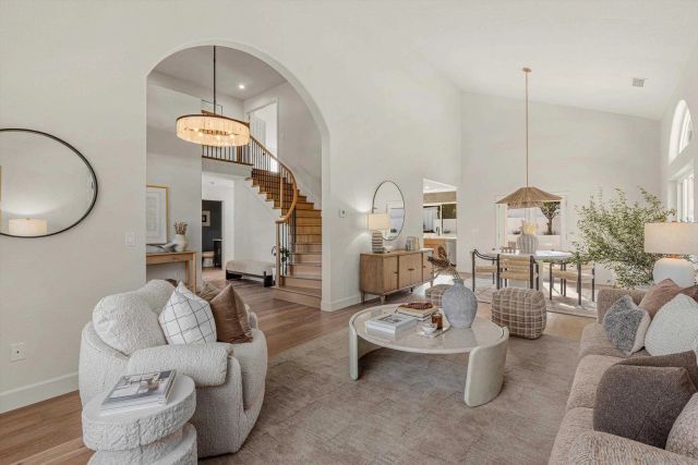 7033 El Fuerte St, Carlsbad, CA 92009