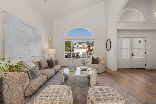 7033 El Fuerte St, Carlsbad, CA 92009