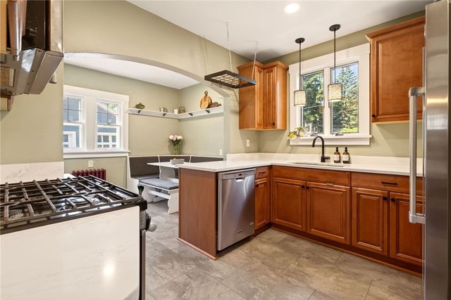 29 Elmcroft Road, Rochester, NY 14609