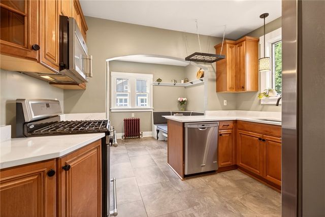 29 Elmcroft Road, Rochester, NY 14609