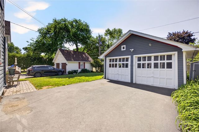 29 Elmcroft Road, Rochester, NY 14609