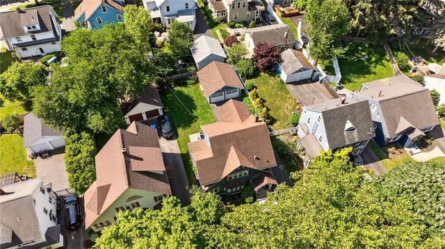29 Elmcroft Road, Rochester, NY 14609