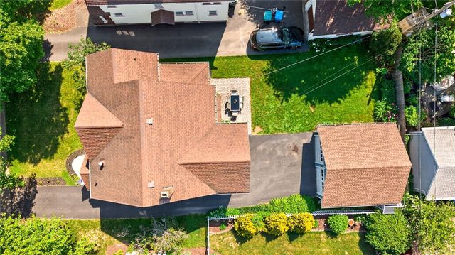 29 Elmcroft Road, Rochester, NY 14609