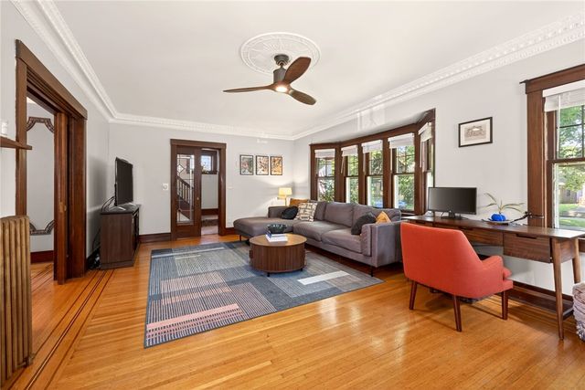 29 Elmcroft Road, Rochester, NY 14609