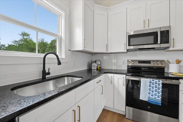 1488 Hickory Cove LN, Moneta, VA 24121