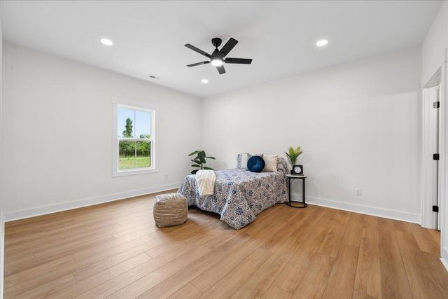 1488 Hickory Cove LN, Moneta, VA 24121