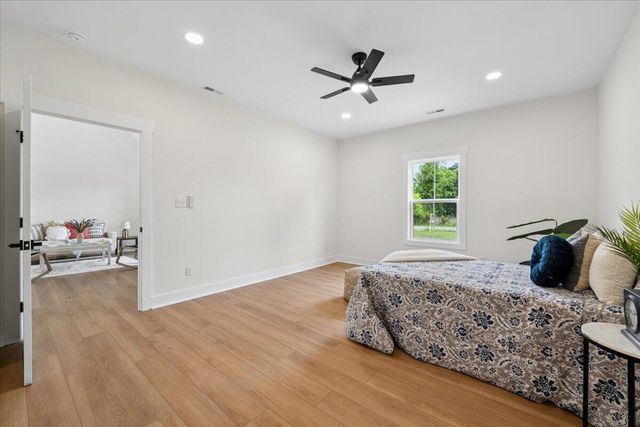1488 Hickory Cove LN, Moneta, VA 24121