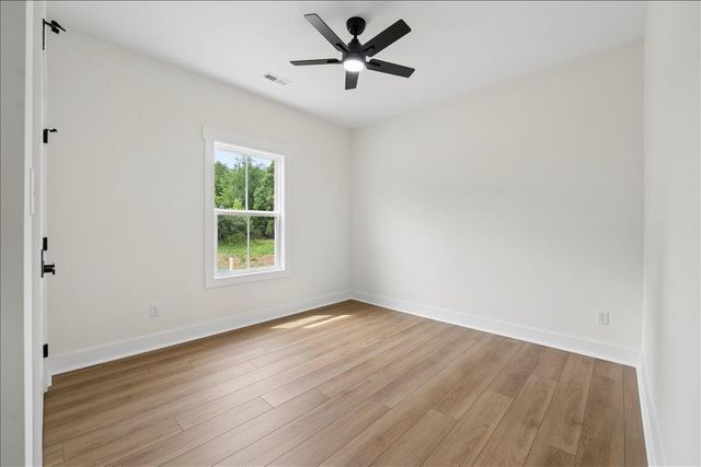 1488 Hickory Cove LN, Moneta, VA 24121