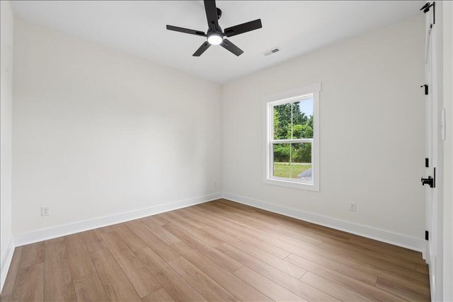 1488 Hickory Cove LN, Moneta, VA 24121