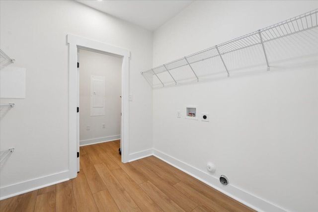 1488 Hickory Cove LN, Moneta, VA 24121