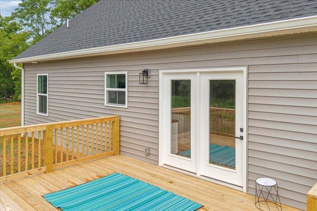 1488 Hickory Cove LN, Moneta, VA 24121