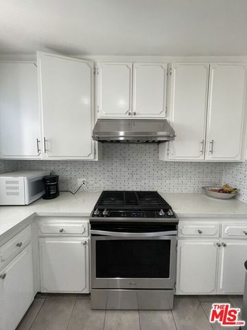 13127 Hartland Street, North Hollywood (los Angeles), CA 91605