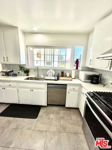 13127 Hartland Street, North Hollywood (los Angeles), CA 91605