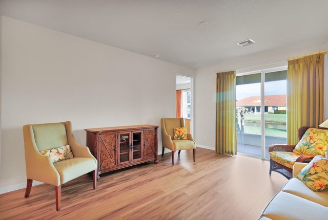 6380 Oxford Circle 103, Vero Beach, FL 32966