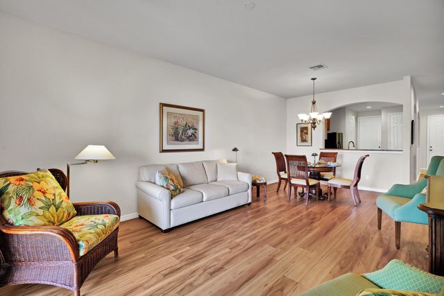 6380 Oxford Circle 103, Vero Beach, FL 32966