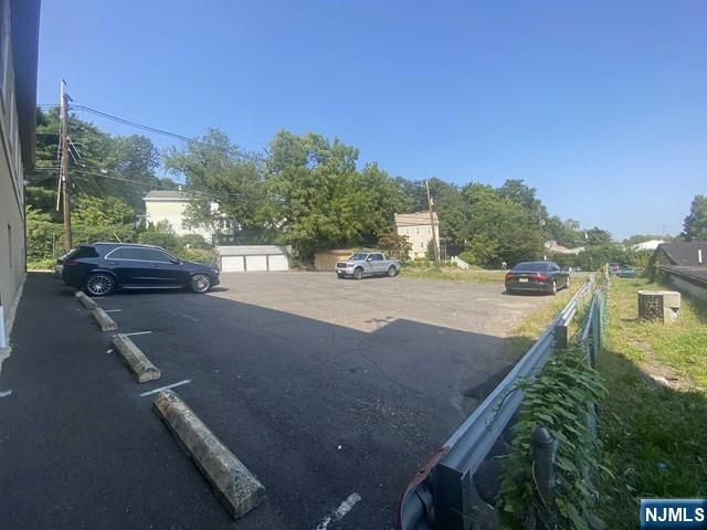 124 Goffle Road 124, Hawthorne, NJ 07506