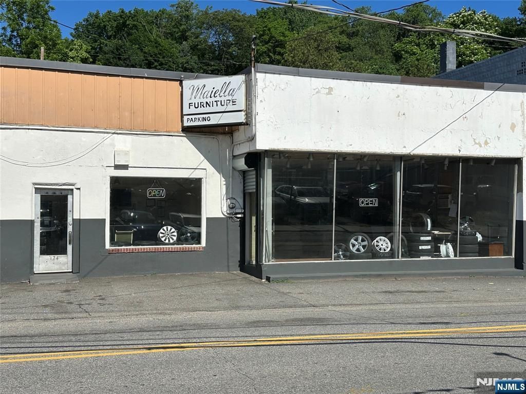 124 Goffle Road 124, Hawthorne, NJ 07506