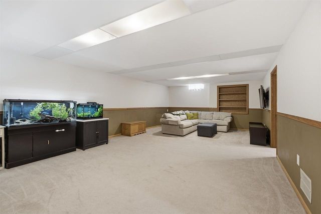 2025 W HARVEST DRIVE, Appleton, WI 54914