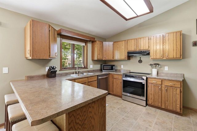 2025 W HARVEST DRIVE, Appleton, WI 54914