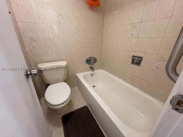 8893 Fontainebleau Blvd 304, Miami, FL 33172