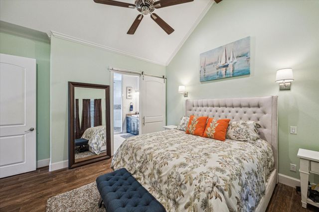 827 Hawthorne Road, Clear Lake Shores, TX 77565