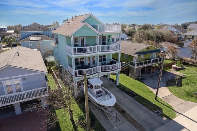 827 Hawthorne Road, Clear Lake Shores, TX 77565