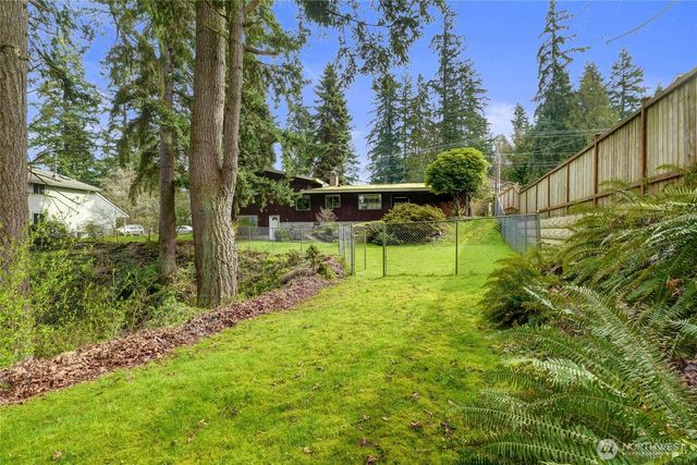 15709 76th Place NE, Kenmore, WA 98028