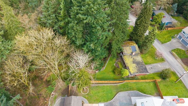 15709 76th Place NE, Kenmore, WA 98028