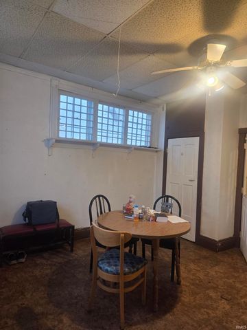 1012 S Linwood Avenue, Evansville, IN 47713