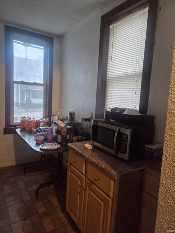 1012 S Linwood Avenue, Evansville, IN 47713