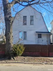 1012 S Linwood Avenue, Evansville, IN 47713