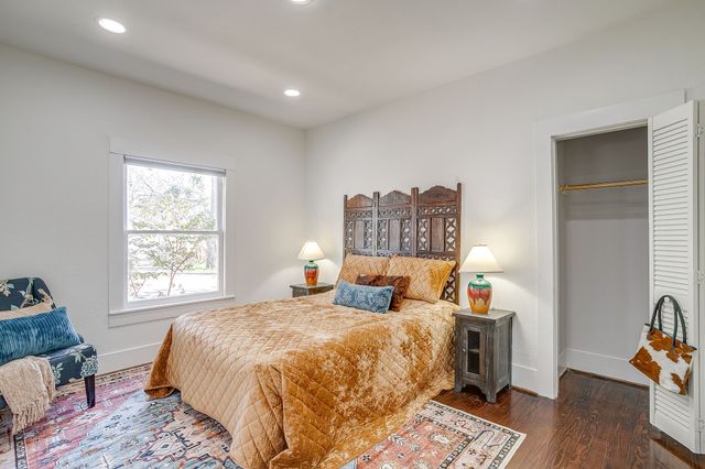 116 E Akard Street, Weatherford, TX 76086