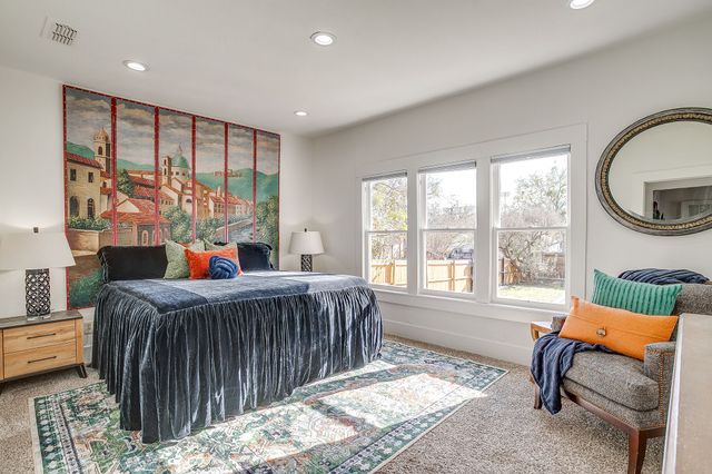 116 E Akard Street, Weatherford, TX 76086