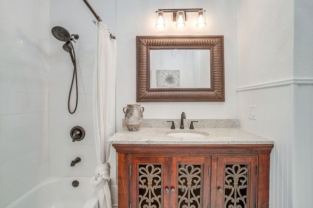 116 E Akard Street, Weatherford, TX 76086