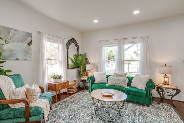 116 E Akard Street, Weatherford, TX 76086