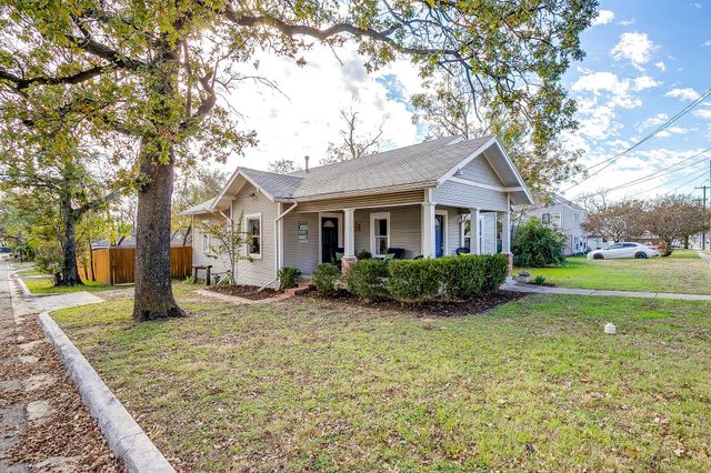 116 E Akard Street, Weatherford, TX 76086