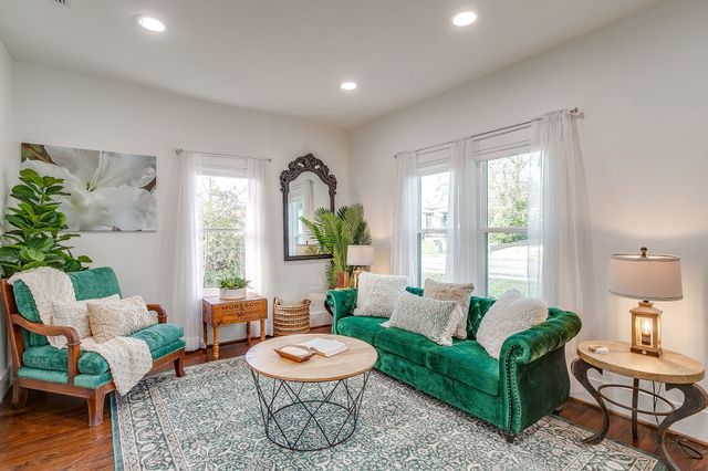 116 E Akard Street, Weatherford, TX 76086